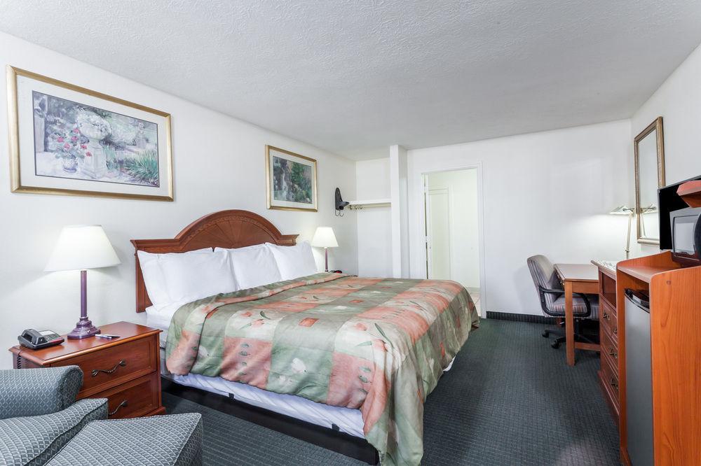 Rodeway Inn Cadiz Εξωτερικό φωτογραφία