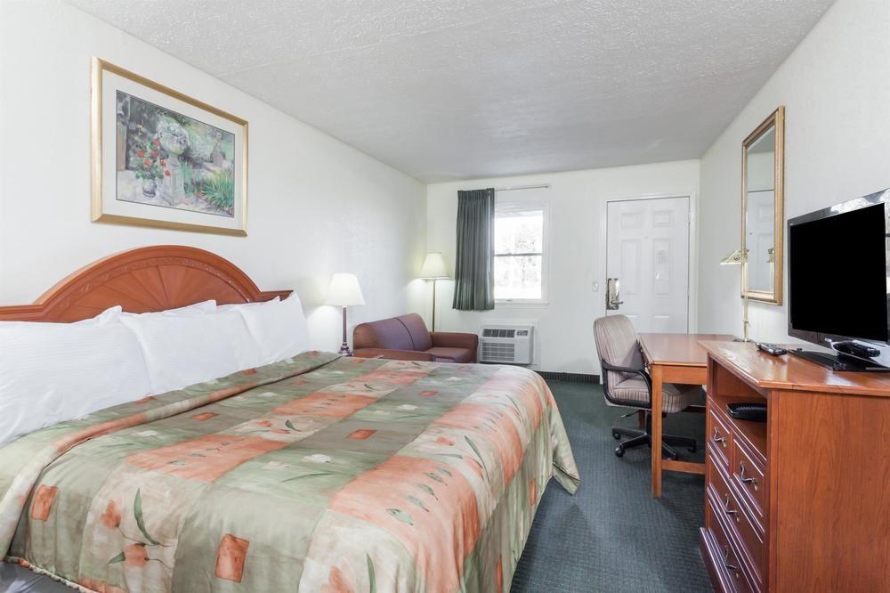 Rodeway Inn Cadiz Εξωτερικό φωτογραφία